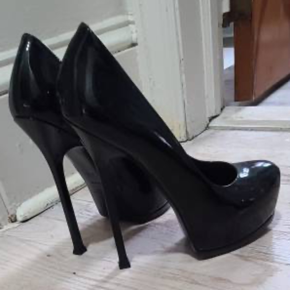 Yves Saint Laurent (YSL) TRIB TOO PATENT LEATHER HEELS